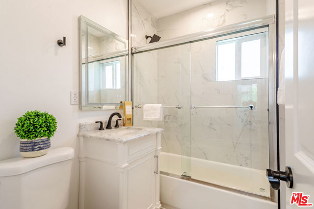 1812 West Glenoaks Boulevard, D photo 22