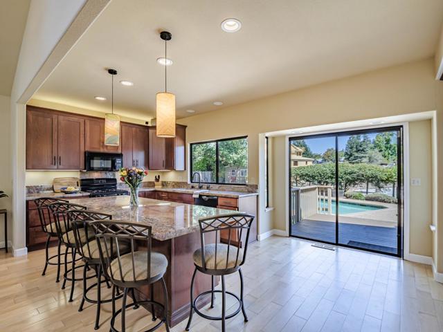14 Sageland Court, Scotts Valley CA: https://media.crmls.org/mediaz/c6149cc2-09f0-4105-93df-0f036cff4f1b.jpg