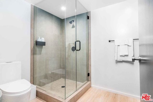 27120 Sea Vista Drive, Malibu CA: https://media.crmls.org/mediaz/c614ff09-c5c6-4127-89c0-078140530b26.jpg