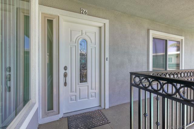 615 9th St, Imperial Beach CA: https://media.crmls.org/mediaz/c6150a87-56dd-4cf1-99a1-2d687ad09554.jpg