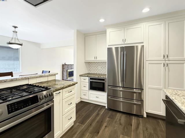 33845 Washington Ave, Union City CA: https://media.crmls.org/mediaz/c61513b0-2fa8-4321-8263-b065bd539ddb.jpg