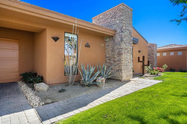 50240 Via Amante, La Quinta CA: https://media.crmls.org/mediaz/c615a44a-1e52-4ec1-a41d-c4e39b3203cf.jpg