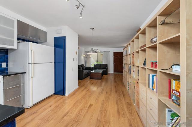 3205 Via Alicante, La Jolla CA: https://media.crmls.org/mediaz/c6169c22-2c6b-4a5d-84e0-b5b43e0c6955.jpg