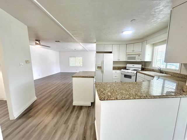 35109 Highway 79, Warner Springs CA: https://media.crmls.org/mediaz/c6179fd1-6ecf-48e3-877f-5cf0cac210f1.jpg