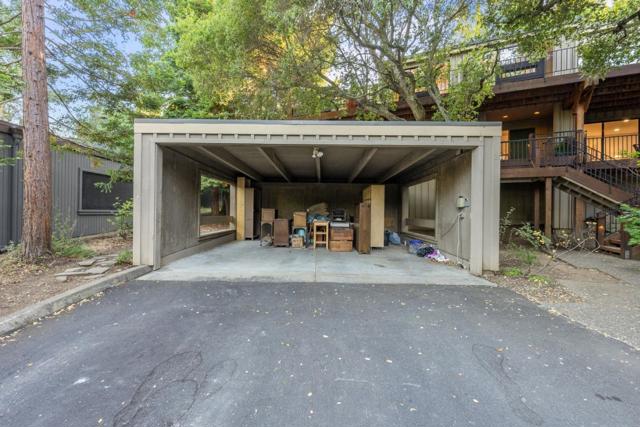 21 Valley Oak Street, Portola Valley CA: https://media.crmls.org/mediaz/c617d334-335d-4a7f-817e-d9eda3a61244.jpg