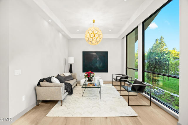 4828 Oakwood Avenue, La Canada Flintridge CA: https://media.crmls.org/mediaz/c61820ea-4c75-448d-b5b2-606f0b794459.jpg