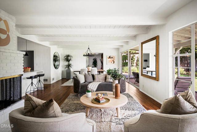 Detail Gallery Image 4 of 45 For 1640 N Altadena Dr, Pasadena,  CA 91107 - 3 Beds | 2 Baths