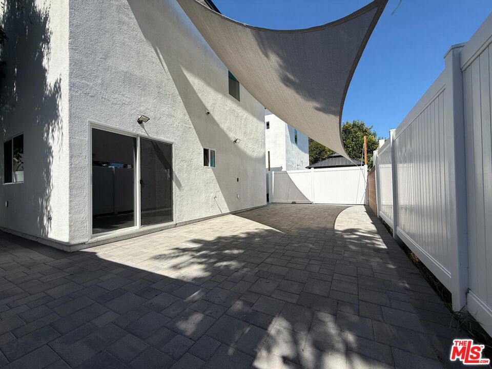 https://media.crmls.org/mediaz/c61891b0-3c59-4144-8443-5f4cceacaac1.jpg?preset=X-Large