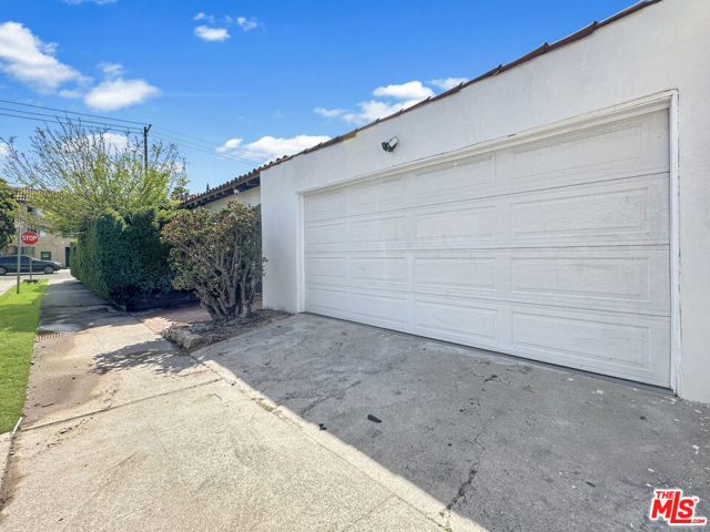 1037 W 83rd Street, Los Angeles CA: https://media.crmls.org/mediaz/c61953e8-0d31-4c35-8080-5938585c09d6.jpg