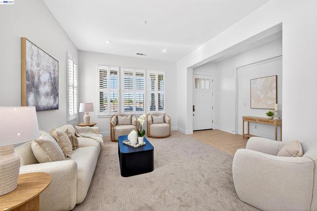 Image 4 of 45 For 5564 Stockton Loop