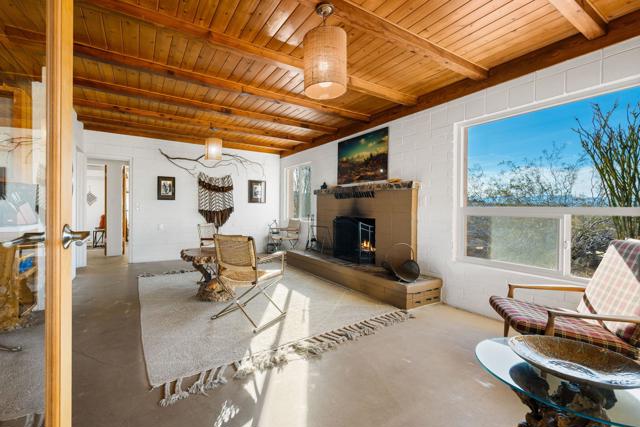 66425 Foothill Drive Drive, Joshua Tree CA: https://media.crmls.org/mediaz/c619cc64-2887-439d-a780-d4ef9bd1ec14.jpg