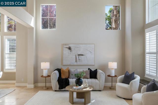 9662 Velvet Leaf Cir, San Ramon CA: https://media.crmls.org/mediaz/c61b8045-f8f7-45b8-b20e-745af34e5edd.jpg