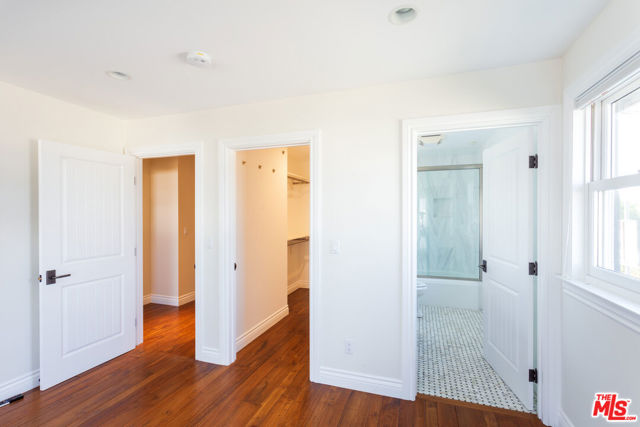 702 Pacific Ave., Venice CA: https://media.crmls.org/mediaz/c61b8785-5d2c-4716-a36f-6c42a11065b5.jpg