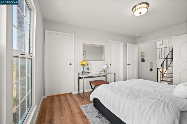 989 Parkside Dr, Richmond CA: https://media.crmls.org/mediaz/c61c3136-f47c-4842-8f09-42b347b5b2b9.jpg