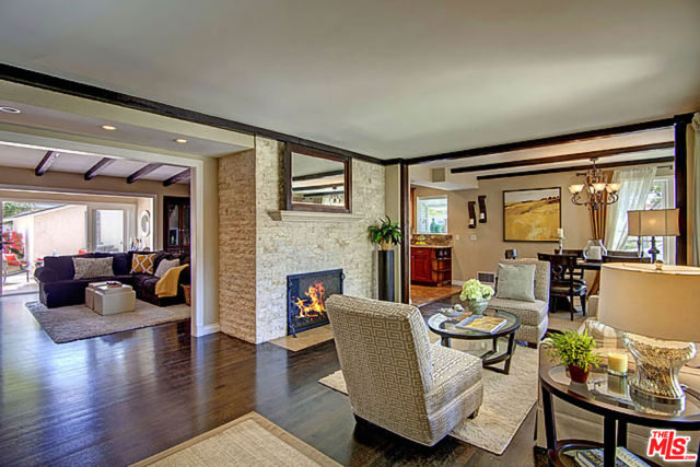 6322 W 78TH Place, Westchester CA: https://media.crmls.org/mediaz/c61c6d2a-64f2-47a7-9d0c-01a5a4f1a15b.jpg