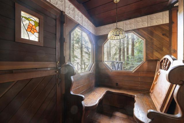 24140 Schulties Road, Los Gatos CA: https://media.crmls.org/mediaz/c61d93c9-4f45-4723-9073-3d5996fd3531.jpg