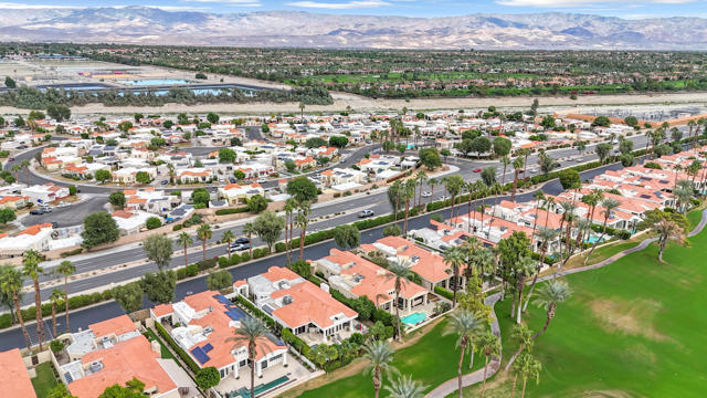 75273 Spyglass Drive, Indian Wells CA: https://media.crmls.org/mediaz/c61e1b1a-3178-423c-8095-83b4f523bca6.jpg