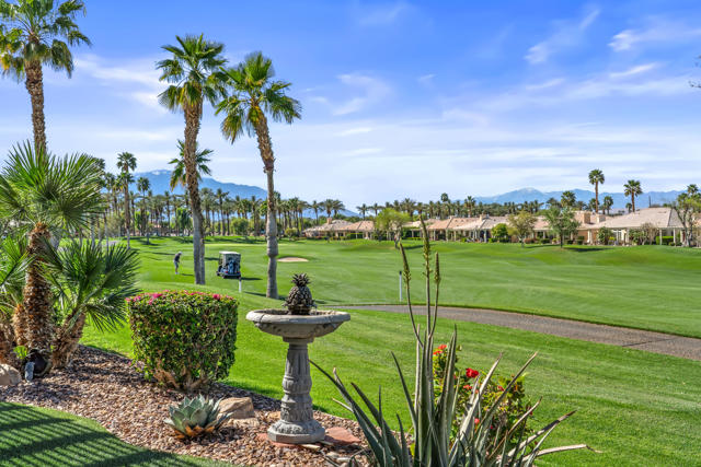 80610 Prestwick Place, Indio CA: https://media.crmls.org/mediaz/c61e9575-1113-46fa-bedd-16d980ad3daf.jpg
