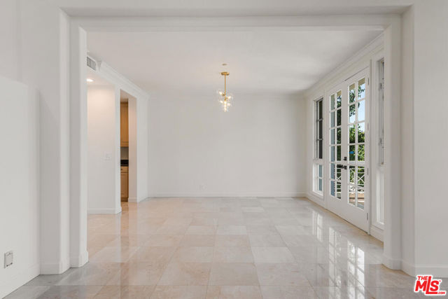 2370 Brookshire Lane, Los Angeles CA: https://media.crmls.org/mediaz/c61eb236-63cb-46c8-9278-ddb4d0be36a7.jpg