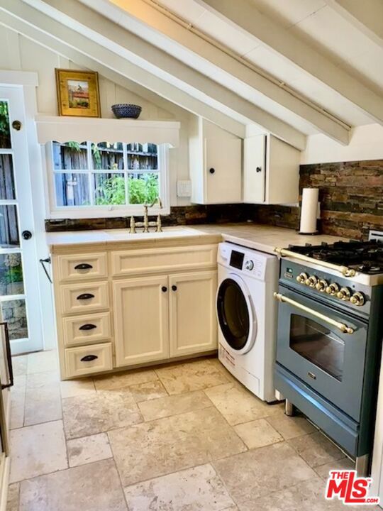3 Monte Verde, Carmel-by-the-Sea CA: https://media.crmls.org/mediaz/c61ef3a8-059e-48f1-94b6-20772adf284e.jpg