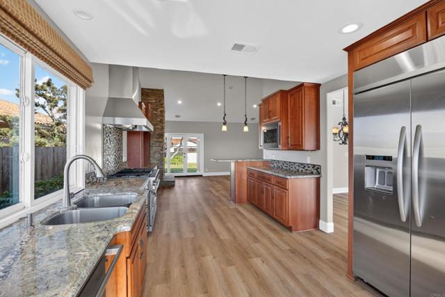 Detail Gallery Image 5 of 31 For 418 Santa Dominga, Solana Beach,  CA 92075 - 4 Beds | 2 Baths