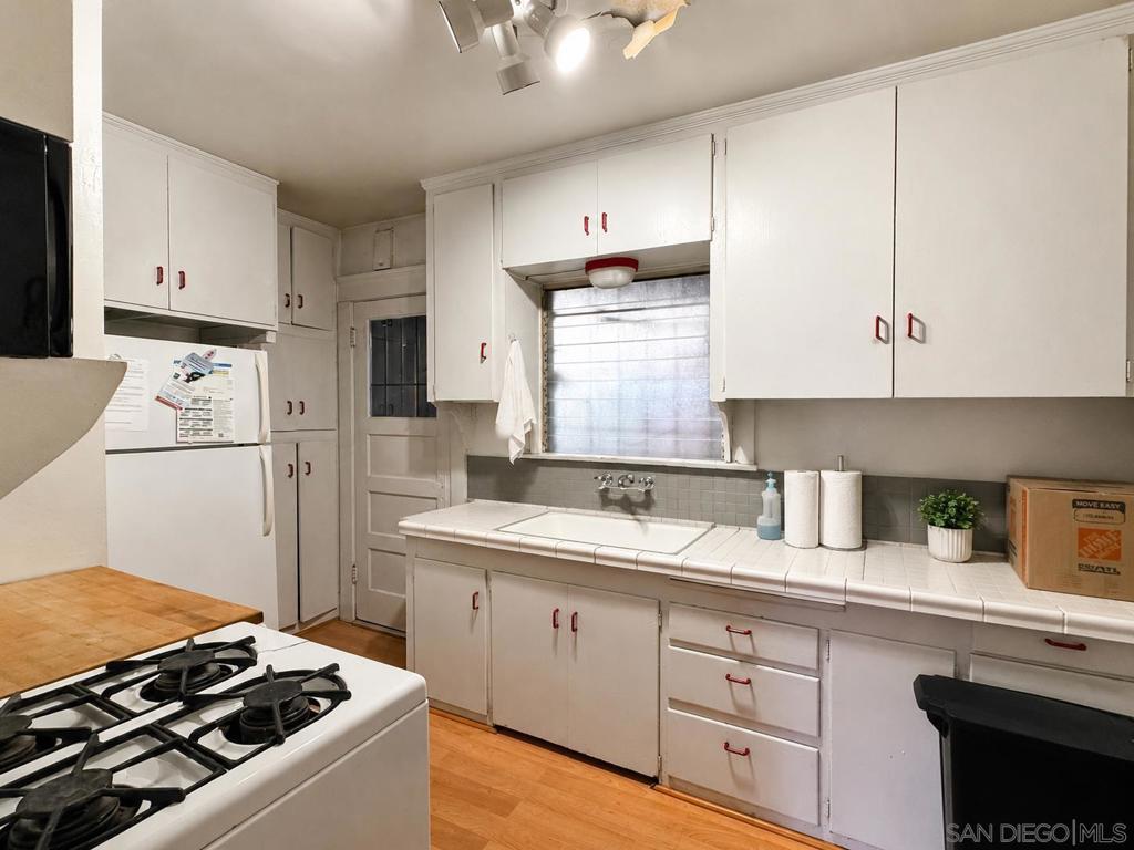 1831 Meade Ave - photo 7