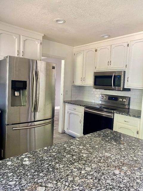 55 Carmel Way, Tracy CA: https://media.crmls.org/mediaz/c6203447-f1fb-4ac1-a9bb-6492c0d1f3bc.jpg