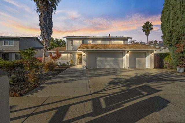 819 Cumberland Drive, Gilroy CA: https://media.crmls.org/mediaz/c6205629-2c09-4486-a849-1f156df1bfdf.jpg