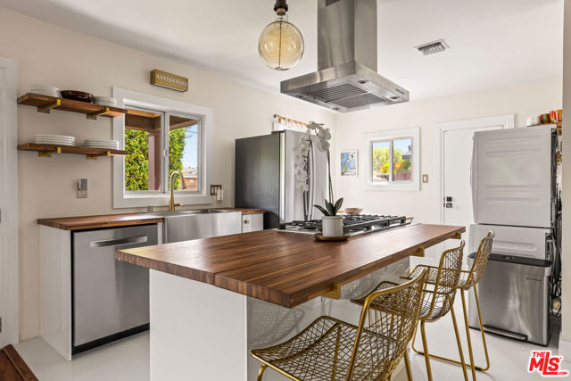 11202 Emelita Street, North Hollywood CA: https://media.crmls.org/mediaz/c620c609-2ab1-4a52-a533-d5dcf16f0ec5.jpg