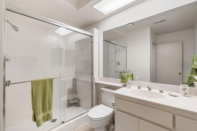 280 Vista Royale W Circle, Palm Desert CA: https://media.crmls.org/mediaz/c620e3da-b2a3-4bc0-b073-6a678469cf00.jpg