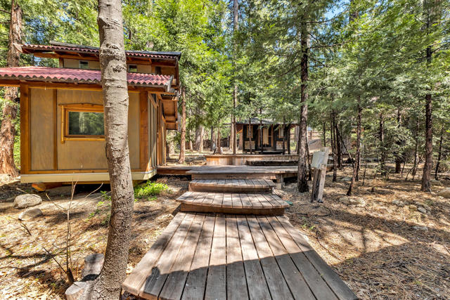 26299 Tahquitz Drive, Idyllwild CA: https://media.crmls.org/mediaz/c6215c63-bd69-4fe9-ab8e-9528b2af46ad.jpg