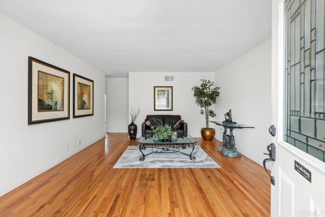 Detail Gallery Image 5 of 46 For 2725 Morning Glory Ln, Carlsbad,  CA 92008 - 3 Beds | 2 Baths