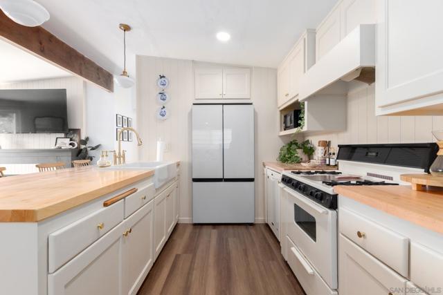 1410 California St., Imperial Beach CA: https://media.crmls.org/mediaz/c622de7d-e220-4607-9319-38accc8a2e79.jpg