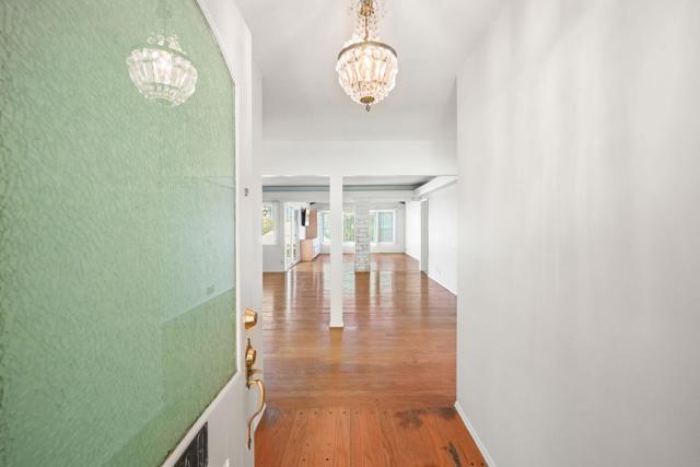 108 W Kenneth Road, Glendale CA: https://media.crmls.org/mediaz/c6230402-fde1-41e5-a979-8f0aad588c58.jpg