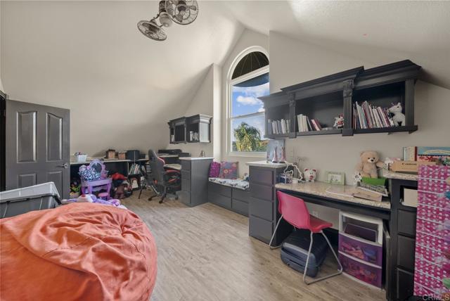 Image 37 of 74 For 46366 Sandia Creek Drive