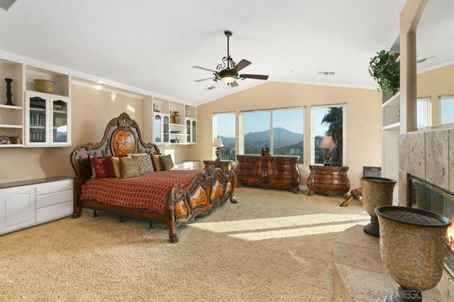 1566 Plantation Way, El Cajon CA: https://media.crmls.org/mediaz/c623c50b-1486-4603-9977-30a863a3d4f7.jpg