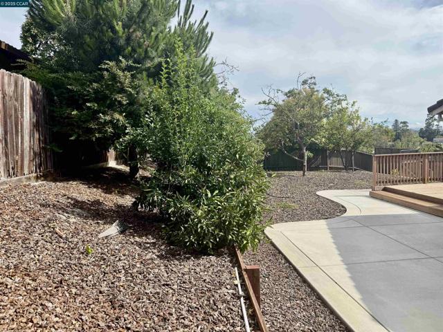 148 Lancaster Way, Vallejo CA: https://media.crmls.org/mediaz/c623cbce-1bab-42b8-8985-3e8af687cd06.jpg