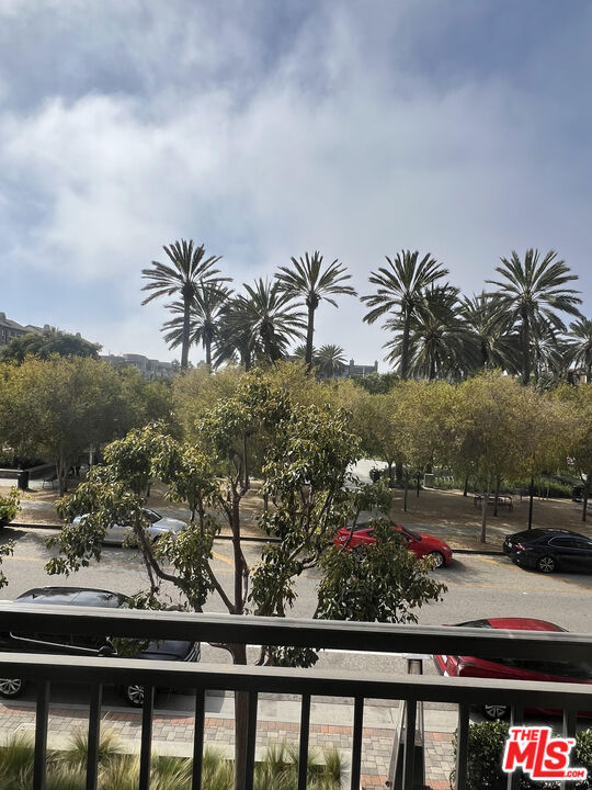 https://media.crmls.org/mediaz/c623e694-2ab4-4596-b9d0-7999a69802ee.jpg?preset=X-Large