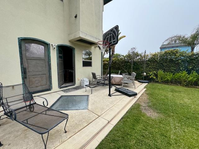 131 30th Avenue, Santa Cruz CA: https://media.crmls.org/mediaz/c62462d5-5811-4486-9c75-756ae65aa950.jpg