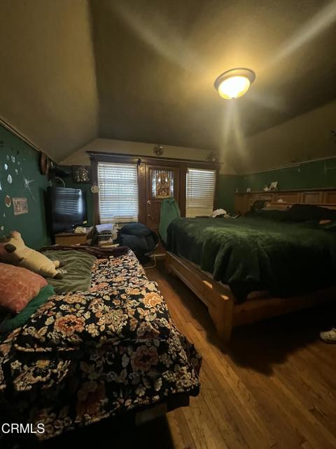 1324 Volney Drive, Los Angeles CA: https://media.crmls.org/mediaz/c6248aff-b456-4bfb-ba12-82e48ea372fe.jpg
