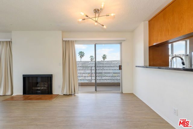 340 N Hayworth Avenue, Los Angeles CA: https://media.crmls.org/mediaz/c6253465-da9d-4471-9e6d-c46e52433a8c.jpg