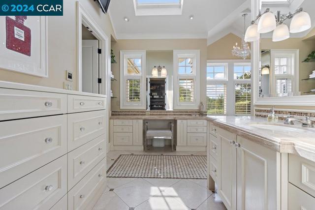 8 Julianna Court, Moraga CA: https://media.crmls.org/mediaz/c627e145-2b45-4c86-9a47-19888da18515.jpg