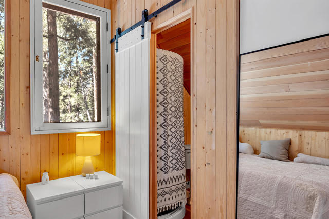 26299 Tahquitz Drive, Idyllwild CA: https://media.crmls.org/mediaz/c6288974-886c-4886-8200-98d7b33ce1ef.jpg