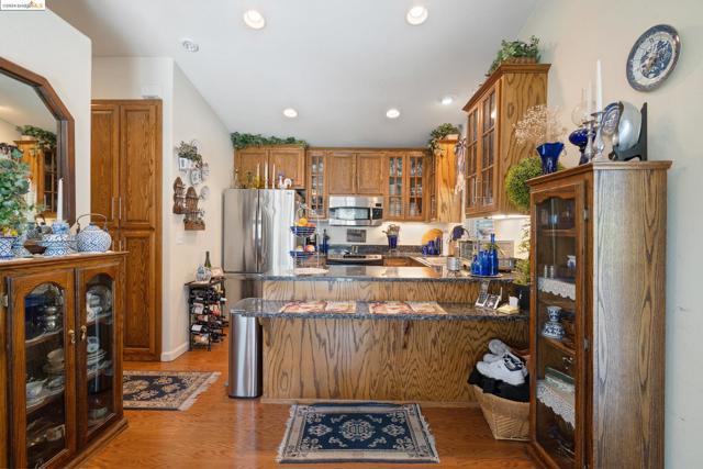 Image 31 of 41 For 2992 Buckboard Rd