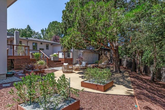 15902 Rochin Terrace, Los Gatos CA: https://media.crmls.org/mediaz/c6290f01-4bf2-43e1-ba1d-b2dec11f74e1.jpg