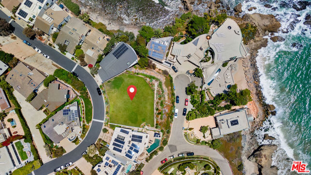 31540 Victoria Point Road, Malibu CA: https://media.crmls.org/mediaz/c6293508-999b-4a52-a3a3-efc4cf91a9b7.jpg