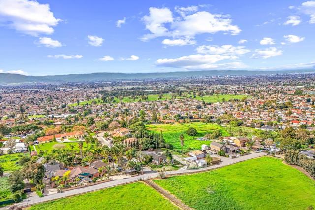 2363 Pleasant Acres Drive, San Jose CA: https://media.crmls.org/mediaz/c62a04fe-cfb9-4ce3-94eb-8c5e08e5cf4f.jpg