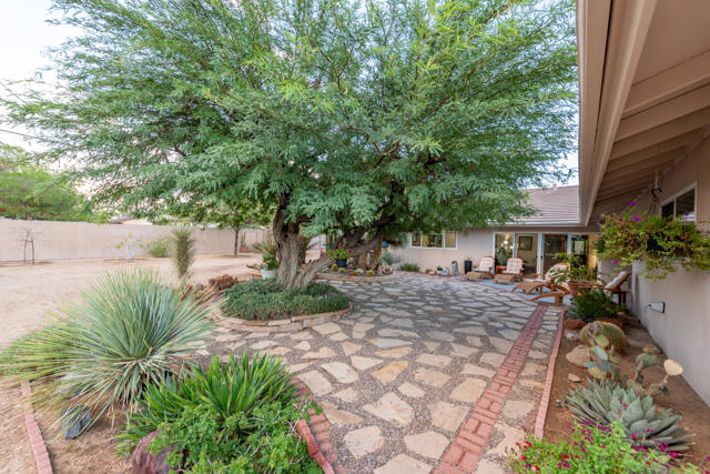 8395 Emerson Avenue, Yucca Valley CA: https://media.crmls.org/mediaz/c62a75bf-78f3-4fd3-a540-25adead21b41.jpg