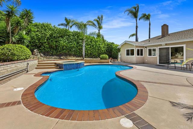 7911 Laurelridge Road, San Diego CA: https://media.crmls.org/mediaz/c62ab7ad-5baf-443c-83e0-5d79df4b2d38.jpg