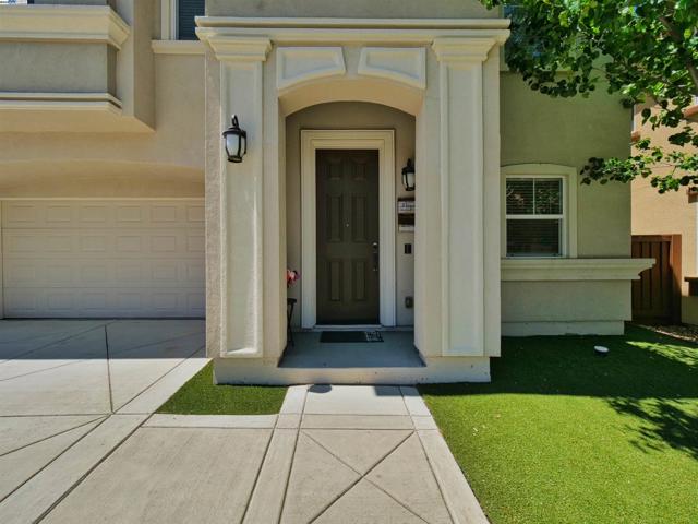 2419 Sienna Dr, Pittsburg CA: https://media.crmls.org/mediaz/c62b3fbc-d734-4124-8dd1-9b48cfef6dff.jpg